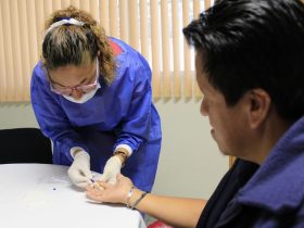 En el marco del Día Mundial Contra la Hepatitis C, la alcaldía Coyoacán llevó a cabo una Jornada de Salud con el objetivo de contar con una detección oportuna de esta enfermedad mediante pruebas rápidas de antígeno gratuitas para la población coyoacanense.