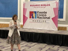 Desde hace unos días, en los círculos políticos se preguntan qué trama la ex jefa de Gobierno del Distrito Federal, Rosario Robles, con eso de que inició su “Ruta de la Gratitud” para recorrer todo el país y agradecer a quienes escucharon a su hija Mariana Moguel cuando buscó su solidaridad en los días que estuvo en prisión.