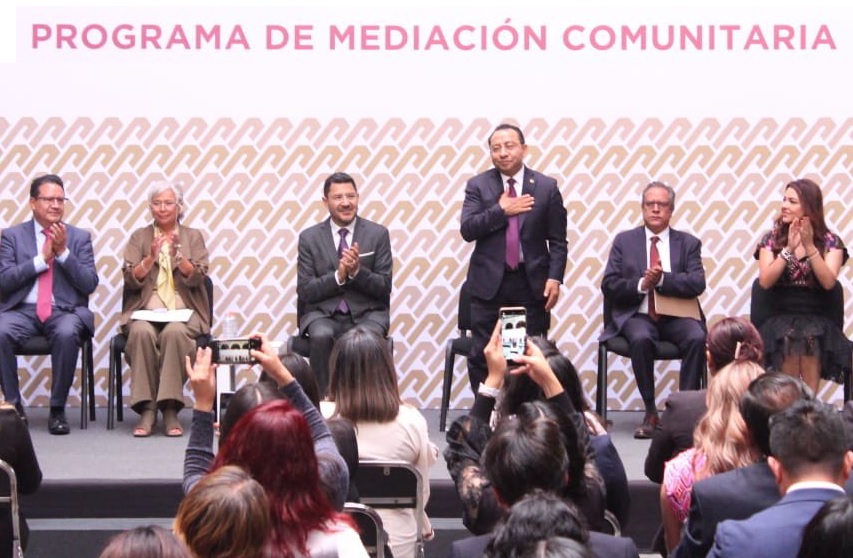 El jefe de Gobierno Martí Batres y el presidente del Poder Judicial de la Ciudad de México, Rafael Guerra presentaron el “Programa de Mediación Comunitaria. Diálogo para Solucionar Conflictos”. FOTO: Poder Judicial CDMX