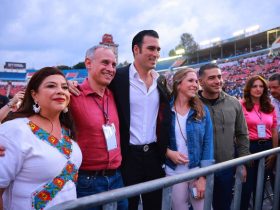 La aspirante a la candidatura de Morena para la Jefatura de Gobierno de la Ciudad de México, Clara Brugada expresó su respaldo a la virtual abanderada presidencial Claudia Sheinbaum, quien prefirió no salir a hablar ante tan poquita gente. FOTO: X / Clara Brugada