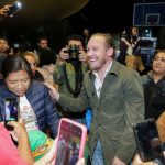 Santiago Taboada Cortina acudió a la asamblea ciudadana en la colonia Los Picos VI B, alcaldía Iztapalapa, en la que vecinas y vecinos le externaron su preocupación en temas como vivienda, servicios y espacios públicos e iluminación en las calles. FOTOS: Especial