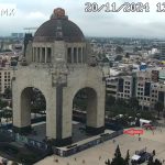 La conmemoración del 114 aniversario del inicio de la Revolución Mexicana (tercera transformación, según AMLO) dejó ver dos miserias políticas de la autodenominada “cuarta transformación de la vida pública de México” y su “segundo piso”: pleno desinterés por los sitios, los símbolos históricos, y falta de capacidad política para su preservación y la gobernabilidad en la CDMX. FOTO: WebcamsMX