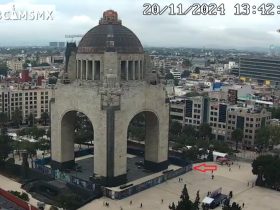 La conmemoración del 114 aniversario del inicio de la Revolución Mexicana (tercera transformación, según AMLO) dejó ver dos miserias políticas de la autodenominada “cuarta transformación de la vida pública de México” y su “segundo piso”: pleno desinterés por los sitios, los símbolos históricos, y falta de capacidad política para su preservación y la gobernabilidad en la CDMX. FOTO: WebcamsMX