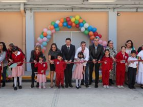 Casi siete años después del S19, el Jefe de Gobierno, Martí Batres Guadarrama, encabezó la inauguración del Auditorio de la Escuela Primaria “Juan Montalvo”, en la Alcaldía Benito Juárez, reconstruido por el Instituto Nacional de Infraestructura Física Educativa (INIFED), tras sufrir daños estructurales por el sismo de 2017. FOTO: Especial