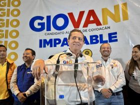 En el primer minuto del día, el alcalde Giovani Gutiérrez arrancó su campaña para reelegirse en Coyoacán, abanderado por la alianza Va X la Ciudad de México, y de acuerdo con estudios serios de opinión pública tiene una ventaja de hasta 18% por sobre su adversaria de Morena, PT y PVEM. FOTO: ESPECIAL