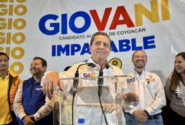 En el primer minuto del día, el alcalde Giovani Gutiérrez arrancó su campaña para reelegirse en Coyoacán, abanderado por la alianza Va X la Ciudad de México, y de acuerdo con estudios serios de opinión pública tiene una ventaja de hasta 18% por sobre su adversaria de Morena, PT y PVEM. FOTO: ESPECIAL