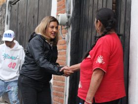 La candidata a alcaldesa de Tlalpan de la coalición Va X la CDMX, Alfa González pidió a los trabajadores de esta demarcación territorial no dejarse intimidar ni presionar por partidarios de Morena, quienes les han dicho sus derechos laborales podrían verse afectados si ella se reelige. FOTO: Especial