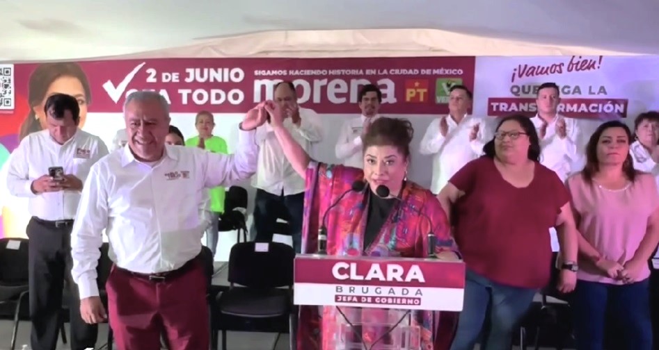 A fin de que durante su gobierno cuente con un buen Presupuesto de Egresos, la candidata de Morena a la Jefatura de Gobierno, Clara Brugada, de manera enfática hizo un llamado a que la gente en la demarcación Iztacalco vote por Pablo Trejo, candidato a diputado local por el Distrito 13 de la Ciudad de México, con cabecera en esa Alcaldía. FOTO: Especial