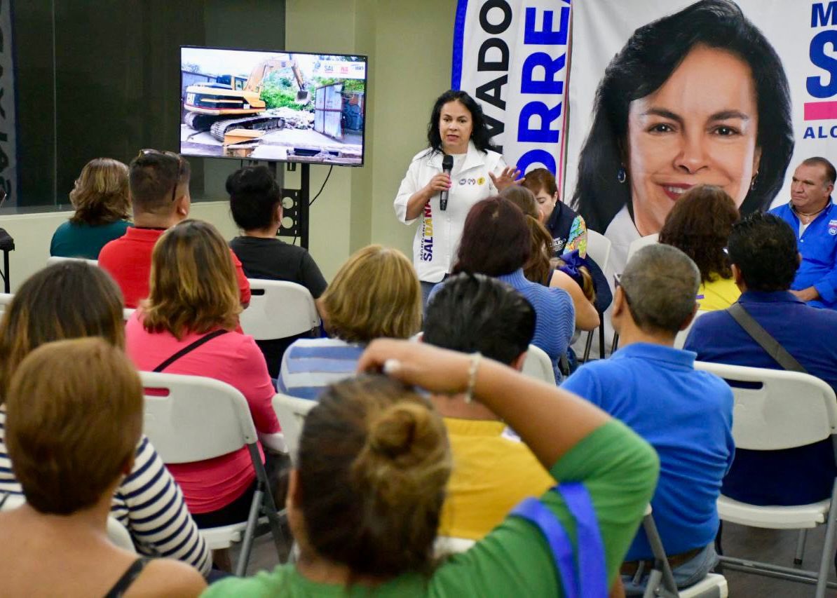 La candidata a la alcaldía de Azcapotzalco por el PAN, PRI y PRD, Margarita Saldaña Hernández, reiteró este miércoles el compromiso de su administración con el fortalecimiento del sistema educativo local. FOTO: Especial