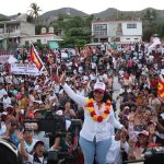 “Soy una mujer que siempre ha luchado por la justicia y conozco la ley, malinterpretan mi humildad con mi capacidad. La ley me ha dado la razón y hoy el Tribunal, la Sala Regional ha revocado la candidatura de Yoshio y de Carlos Granda", expuso Abelina. FOTO: Especial