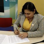 La constancia oficial de su reelección en el Senado fue recibida por la talxcalteca Ana Lilia Rivera, quien se diversificó a fin de poder además acudir al la presentación de la Alianza Parlamentaria Iberoamericana y Caribeña por la Seguridad Alimentaria de Todas y Todos, en Madrid, España.