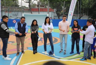 Lía Limón entregó la cancha de fútbol rápido "Canario" en colaboración con Comex y Blue Women Pink Men. La alcaldesa aseguró que este es un ejemplo del rescate de espacios públicos para dignificarlos y hacerlos seguros para que niñas y niños, jóvenes y familias enteras, puedan disfrutar de ellos. FOTOS: Especial