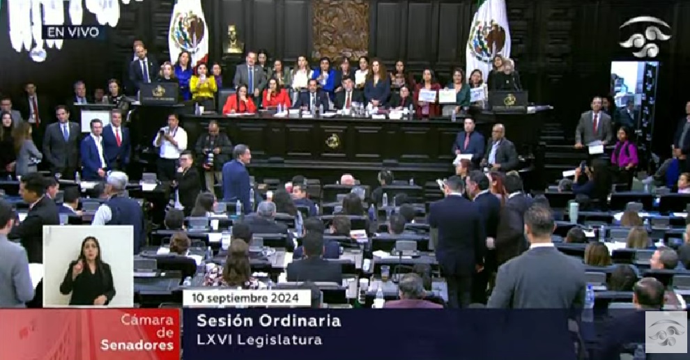 Fueron 86 votos a favor y 41 en contra, lo que equivale al 67.7%, apenas por encimita del 66.6% que representan las dos terceras partes de los votos. Hay que señalar que el senador campechano de MC, Daniel Barreda fue quien no asistió a la sesión, bajo el argumento de que había sido retenido por las autoridades ministeriales de su entidad. FOTO: Pantalla