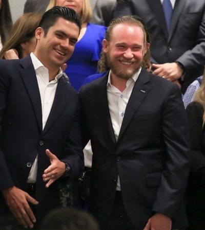 Santiago Taboada terminó por dejar en el camino más de 2 millones 160 mil votos que obtuvo en la elección pasada como candidato a la Jefatura de Gobierno de la Ciudad de México. Reapareció este jueves haciendo proselitismo en público, pero no para él, sino para su jefe político, Jorge Romero, candidato a la presidencia nacional del PAN.