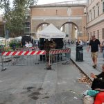 Un vehículo militar italiano que se encuentra sobre la calle “Via di Porta Angelica”, poco antes de la entrada a la Plaza de San Pedro. FOTO: CDMX Magacín