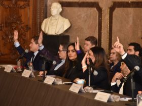 Ante todas las alcaldesas y alcaldes, en sesión en el Antiguo Cabildo del Palacio del Ayuntamiento de la CDMX, Rojo de la Vega también expuso la realidad de la capital del país y de la demarcación que encabeza.