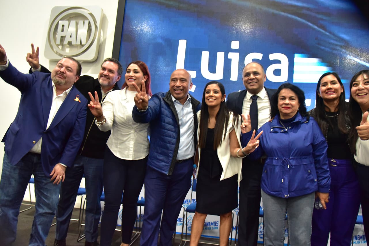 Luisa Gutiérrez Ureña se registró esta noche junto con su planilla para buscar la dirigencia del PAN en la Ciudad de México en el periodo 2024-2027, ante la Comisión Regional de Procesos Electorales.