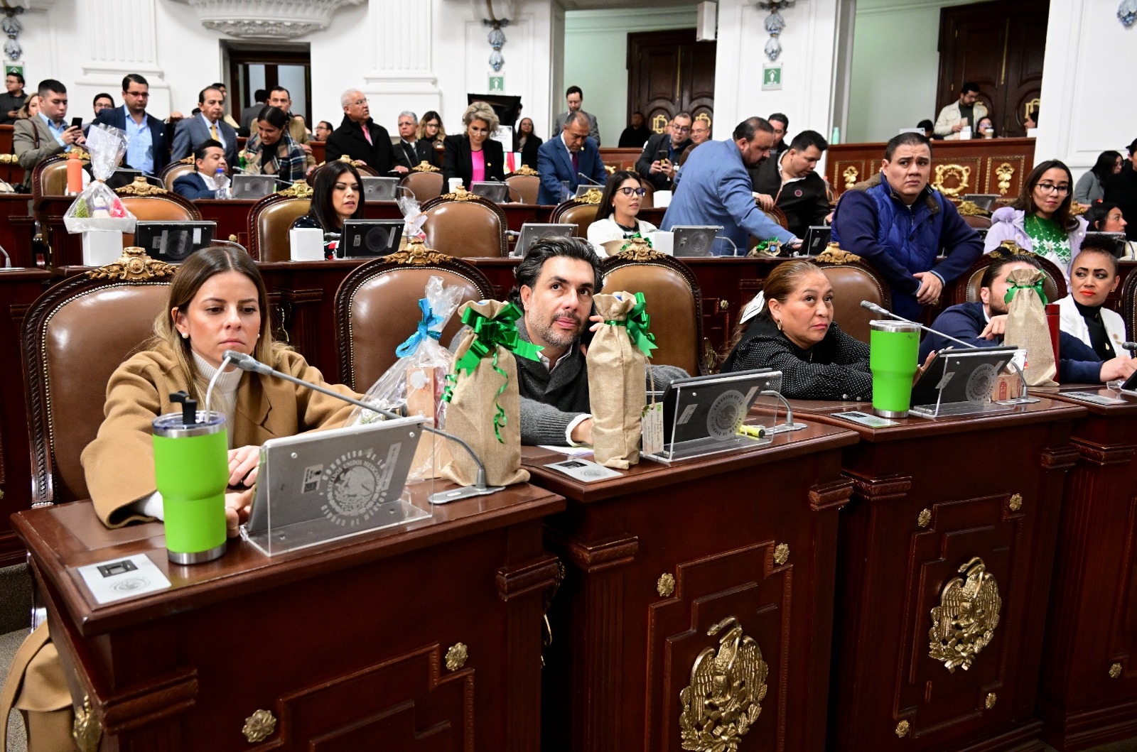 El pleno del Congreso de la Ciudad de México acordó la integración de la Comisión Permanente y la Mesa Directiva, así como el calendario de sesiones, correspondiente al Primer Receso del Primer Año de Ejercicio de la III Legislatura, la cual sesionará del 31 de diciembre de 2024 al 31 de enero de 2025.