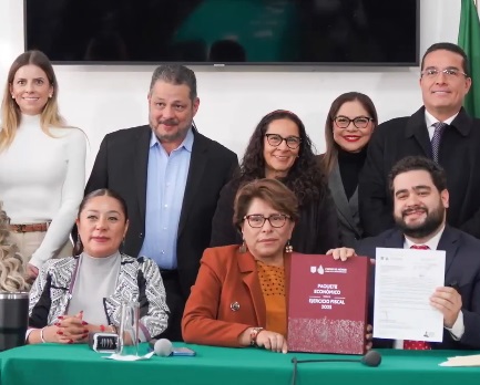 La Ciudad de México se consolidará como la capital política, financiera y cultural del país, gracias a un desendeudamiento neto de 0.5% en términos reales, afirma la jefa de Gobierno.