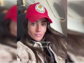 Hoy ocurre algo que va por el mismo camino, también de la alcaldesa de la Cuauhtémoc, Alessandra Rojo. También hace pública su vida privada: que ya tiene un romance, que su celebración familiar en Acapulco, o que está en un aeropuerto y viaja en avión comercial –por cierto, con una cachucha que luce el emblema de la Secretaría de Marina, sin ser parte de la Marina. FOTO: TikTok: Alessandra Rdlv