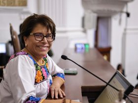 Martha Ávila, representante del Grupo Parlamentario de Morena ante el Consejo General del Instituto Electoral de la Ciudad de México (IECM), destacó el papel fundamental del organismo en la vida política de la capital a 26 años de su creación. FOTO: Especial