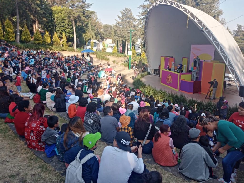 “Sábados de Foro” consiste en abrir las instalaciones del Foro Cultural todos los días sábados a partir del mes de marzo, para realizar actividades culturales; y los domingos se dedicará a las actividades enfocadas a los adultos mayores y de esta forma impulsar el convivio familiar.