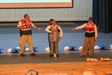 El personal recibió preparación en primeros auxilios, evacuación y respuesta ante emergencias para reforzar la seguridad de niñas, niños y usuarios de espacios comunitarios.