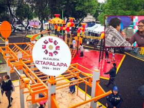 Para beneficio de toda la comunidad, pero en especial de las y los niños, la alcaldesa de Iztapalapa, Aleida Alavez Ruiz, entregó el renovado parque infantil de la colonia Ejército de Agua Prieta, fruto de la colaboración entre diversas áreas del gobierno local. FOTO: Especial