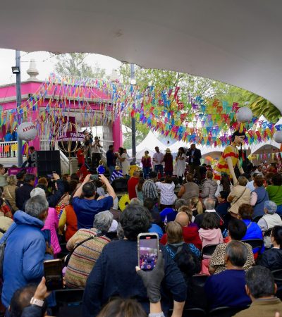 Vaya que la alcaldesa de Azcapotzalco Nancy Núñez infló, le ‘cuchareó’ con ganas al número de supuestos asistentes a la Guelaguetza 2025 en esa demarcación, como si estuviera hablando de los acarreados y participantes a sus mítines políticos. FOTO: Especial