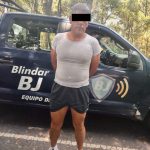 La Dirección de Seguridad Ciudadana y Prevención del Delito de la Alcaldía Benito Juárez, elementos de BlindarBJ 360• en coordinación con la Secretaría de Seguridad Ciudadana de la CDMX, vecinos y usuarias del Parque Arboledas, logró la detención de un individuo señalado por hostigar sexualmente y amenazar a mujeres y usuarios de la zona. FOTO: Alcaldía BJ