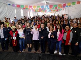 Al inaugurar la “Feria de Cooperativas 2025: Consume Local”, el alcalde Giovani Gutiérrez Aguilar subrayó que su gobierno trabaja sin colores y sin distingos para que todos puedan tener las mismas oportunidades. FOTOS: Especial