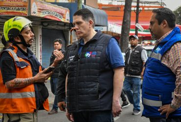 Alcalde Luis Mendoza atiende flamazo por acumulación de gas en colonia Portales