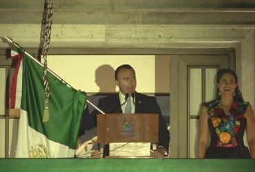 El alcalde de Cuajimalpa, Carlos Orvañanos Rea prefirió ser muy tradicional en las arengas del Grito de Independencia, ante unas 3 mil personas que se dieron cita en la explanada de la Alcaldía.