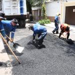 Bajo la instrucción del alcalde Luis Mendoza, la alcaldía Benito Juárez bacheó más de 48 mil metros cuadrados de carpeta asfáltica que se traducen en más de 6 mil 900 baches tapados y se continúa avanzando en su objetivo de erradicar los baches en la demarcación. FOTO: Especial