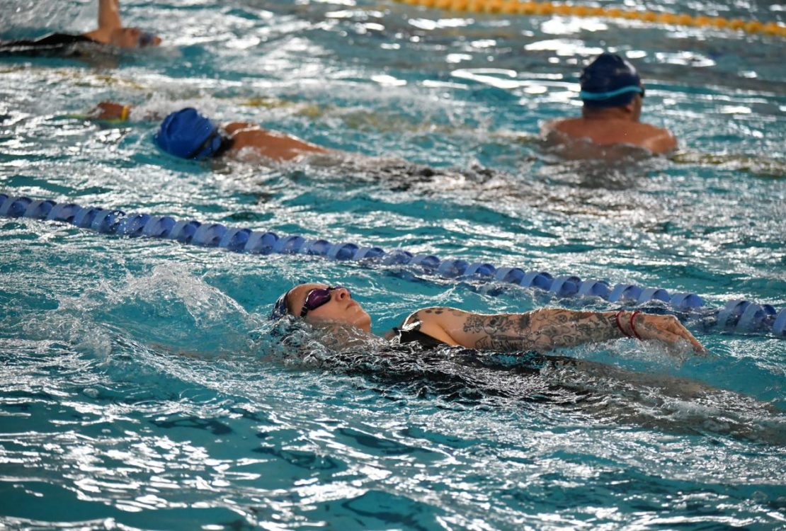 La alcaldía Benito Juárez impulsa la práctica deportiva en el Complejo Olímpico “México 68”, mismo que se mantiene como un referente a nivel nacional gracias a la amplia variedad de disciplinas que ofrece en beneficio de los usuarios. FOTOS: Especial