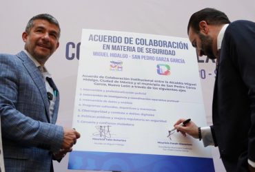 El alcalde de Miguel Hidalgo, Mauricio Tabe, y el presidente municipal de San Pedro Garza García, Nuevo León, Mauricio Farah Giacoman firmaron un Acuerdo de Colaboración para intercambiar experiencias exitosas en seguridad y en modelos de gestión que han dado buenos resultados. FOTOS: Especial