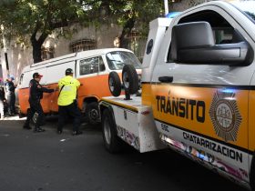 Estos operativos continuarán de forma permanente y se mantendrán recorridos en las 56 colonias de la demarcación con apoyo de Blindar BJ 360º, Policía Auxiliar y grúas de la Subsecretaría de Control de Tránsito. FOTO: Especial