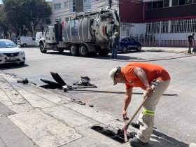 Con el firme compromiso de conservar calles seguras, funcionales y con una imagen urbana digna, el gobierno de la alcaldía Benito Juárez, encabezado por el alcalde Luis Mendoza, llevó a cabo una mega jornada de Servicios Urbanos en la colonia Ciudad de los Deportes.