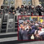 Furioso porque Morena decidió llamar a que volviera Gerardo González García, diputado propietario, su suplente Víctor Hugo Lobo Rodríguez secuestró este miércoles el Congreso de la Ciudad de México. FOTO: Especial