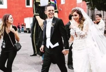 Han pasado más de siete años y todavía no falta quien hable del supuesto pleito de Andrés Manuel López Obrador con César Yáñez Centeno Cabrera. Lo dan como un hecho, por dos razones, porque César rechazó el ofrecimiento de Andrés Manuel para hacerse cargo de la comunicación presidencial y por el ruido mediático de la difusión y gasto de su boda en Puebla con Dulce María Silva Hernández. (Tomada del Instagram de marissa_mena )