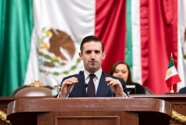 Pedro Haces impulsa mayor inclusión en comercios CDMX para animales de asistencia