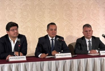 Víctor Hugo Lobo Rodríguez (izquierda); a la derecha Gerardo González, su "Juanito"