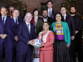 “Hoy por la tarde tenemos una evaluación detallada, sobre qué tenemos que reforzar, qué tenemos que mejorar, con el objetivo de atender posibles cuellos de botella y garantizar una experiencia segura y eficiente para asistentes y ciudadanía en general”, expuso Brugada. FOTO: Especial