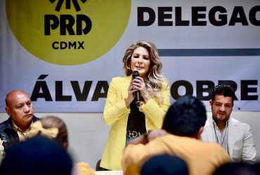 La presidenta del Partido de la Revocación Democrática (PRD) Ciudad de México, Nora Arias Contreras advirtió que el organismo político atraviesa un momento clave que requiere liderazgo, lealtad, claridad política y trabajo territorial para reconstruir la confianza ciudadana. FOTOS: Especial