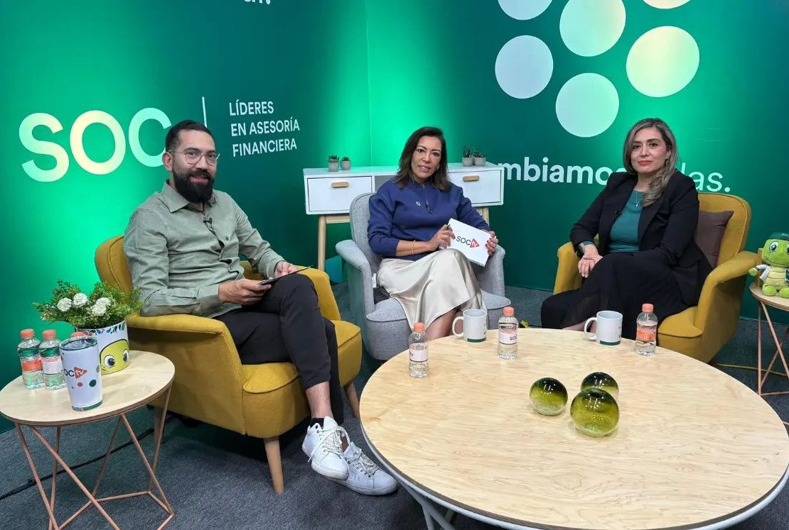 Durante una conversación en SOC TV, Nadxielly Munguía, directora de Procesos Digitales Hipotecarios de Santander, explicó cómo la digitalización ha permitido evolucionar el proceso de autorización de un crédito hipotecario, uno de los trámites financieros tradicionalmente más complejos para los usuarios.