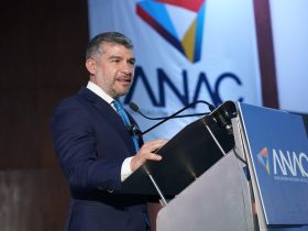 Mauricio Tabe, presidente de la ANAC, planteó que se asignen recursos por la explotación de hidrocarburos no convencionales a obras que compensen el daño ambiental. FOTO: Especial