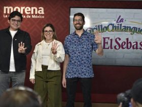 Este domingo volvieron a participar los mismos de siempre y uno nuevo, lo que la consolidó como La GrilloChilanguera de El Sebas, como le dicen a Sebastián Ramírez, ex presidente del partido en la capital del país. FOTO: Alterada irónicamente con IA Gemini-Copilot