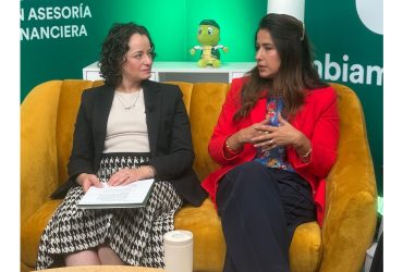 El avance de las mujeres en el sector financiero comienza a reflejarse en cifras concretas. En SOC, 4 de cada 10 franquicias son dirigidas por mujeres, mientras que más de 1,000 colaboradoras forman parte activa de su red en distintas posiciones, desde liderazgo hasta operación y administración.