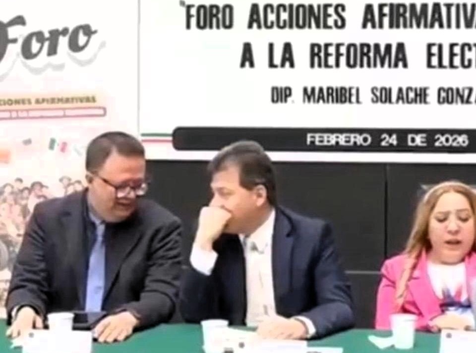 Hace unos días, el diputado federal de Morena, Víctor Hugo Lobo Román y el magistrado de la Sala Superior del TEPJF, Felipe de la Mata se quitaron las máscaras y aparecieron juntos en público. FOTO: Especial