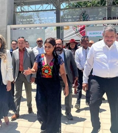 El jueves pasado, durante la inauguración de la UTOPÍA Ceylán, en Azcapotzalco, se dio un breve encuentro entre los principales representantes de las izquierdas en la capital del país: la jefa de Gobierno, Clara Brugada; la presidenta del PRD CDMX, Nora Arias, y el coordinador del PT en el Congreso, Ernesto Villarreal. FOTO: Especial